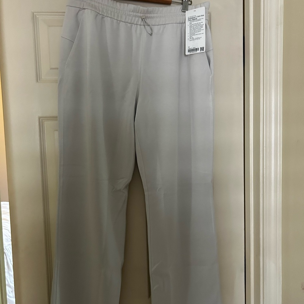 NWT Lululemon Softstreme High-Rise Pant * Women’s Regular 12